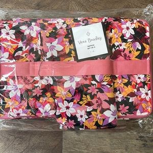 Vera Bradley casserole carrier and set of 4 napkins.